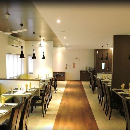 Gayathri Hotels Tiruppur Luaran gambar