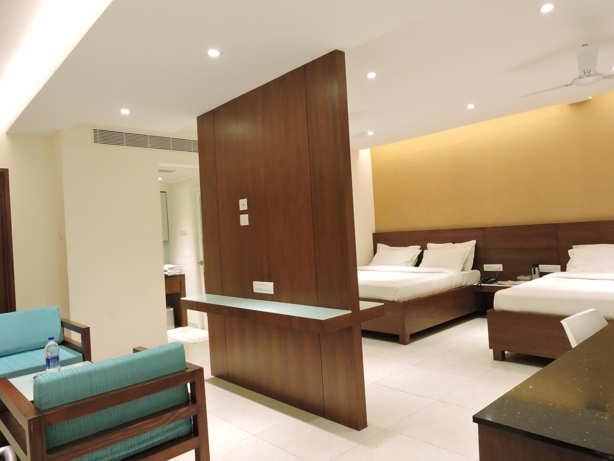 Gayathri Hotels Tiruppur Luaran gambar