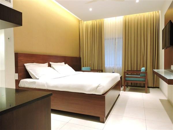 Gayathri Hotels Tiruppur Luaran gambar