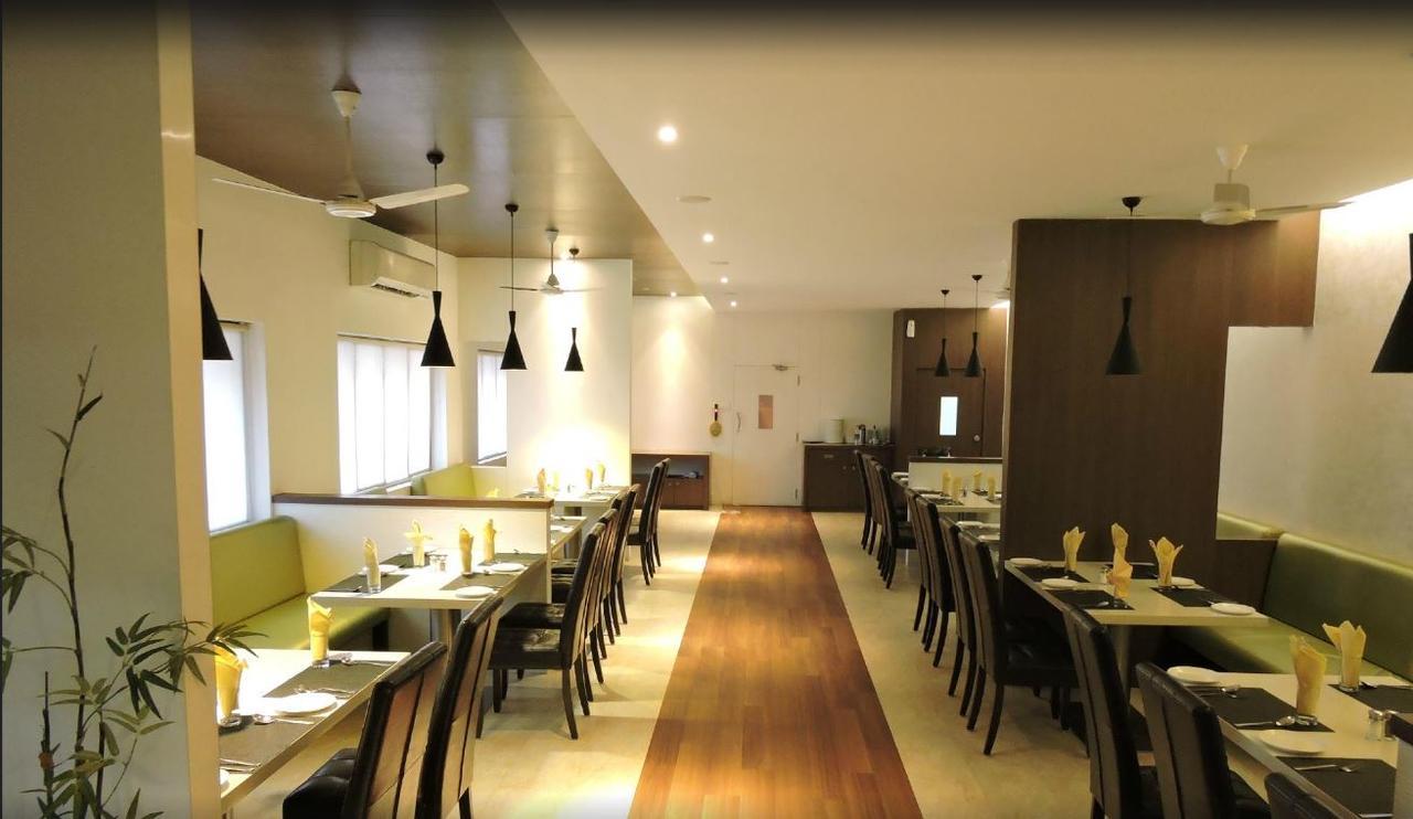 Gayathri Hotels Tiruppur Luaran gambar