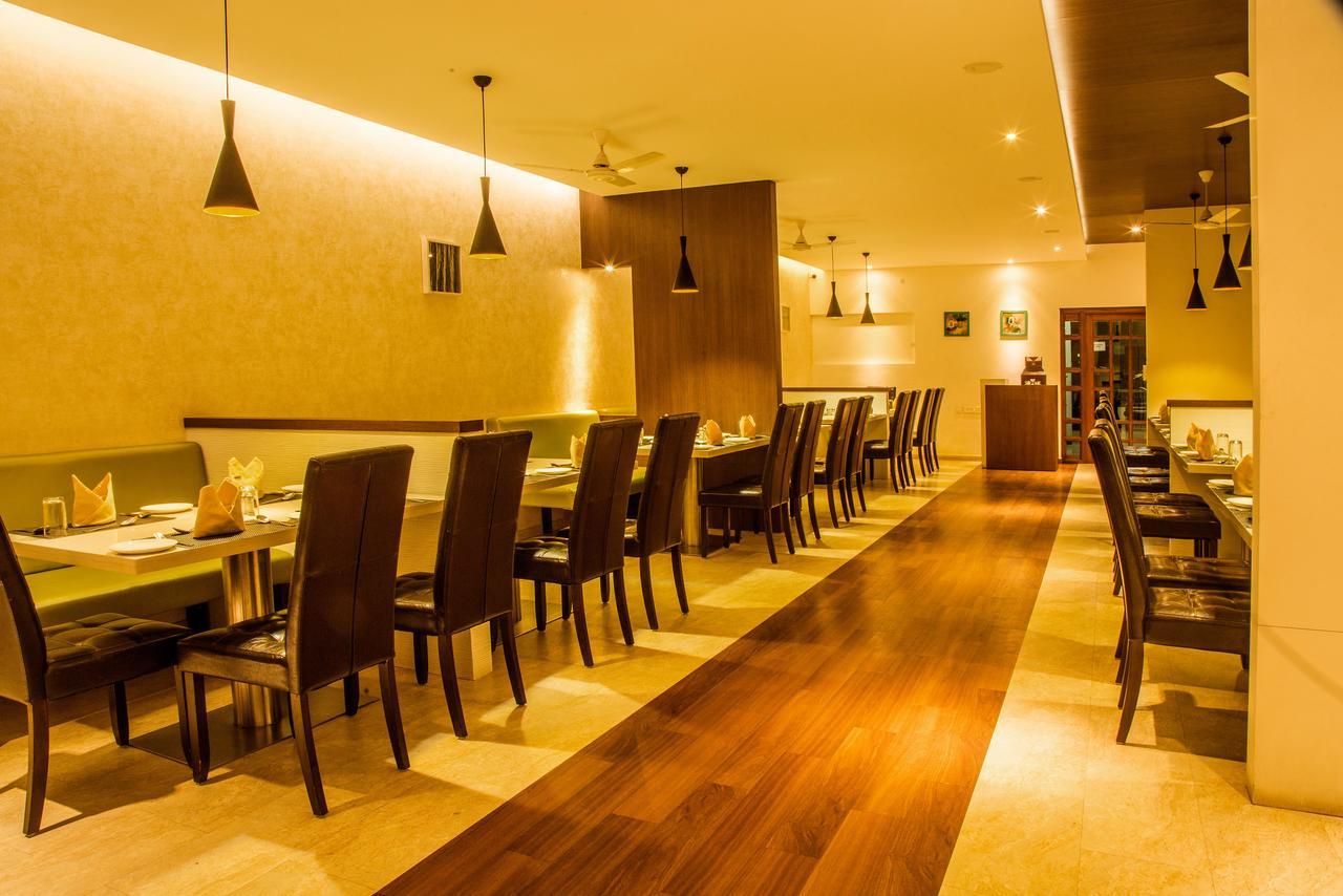 Gayathri Hotels Tiruppur Luaran gambar