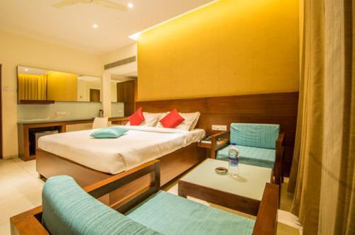 Gayathri Hotels Tiruppur Luaran gambar